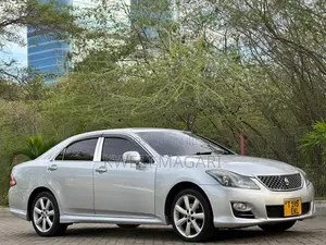 Toyota Crown 2009 Silver