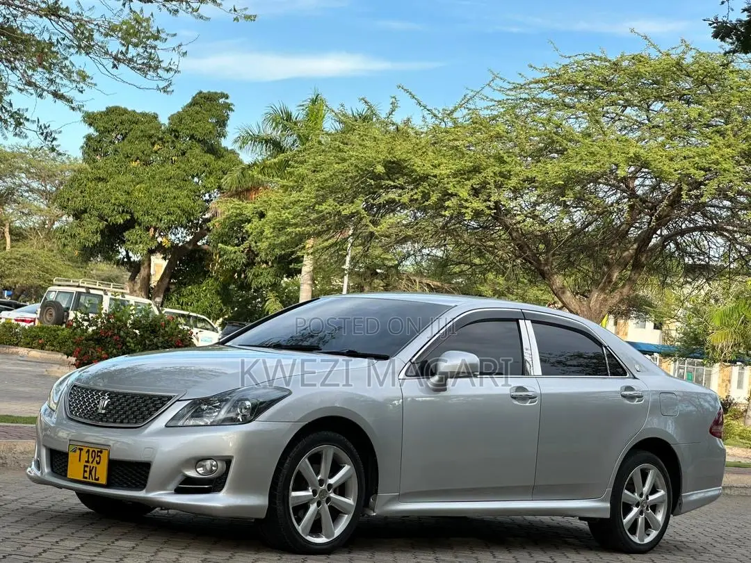 Toyota Crown 2009 Silver