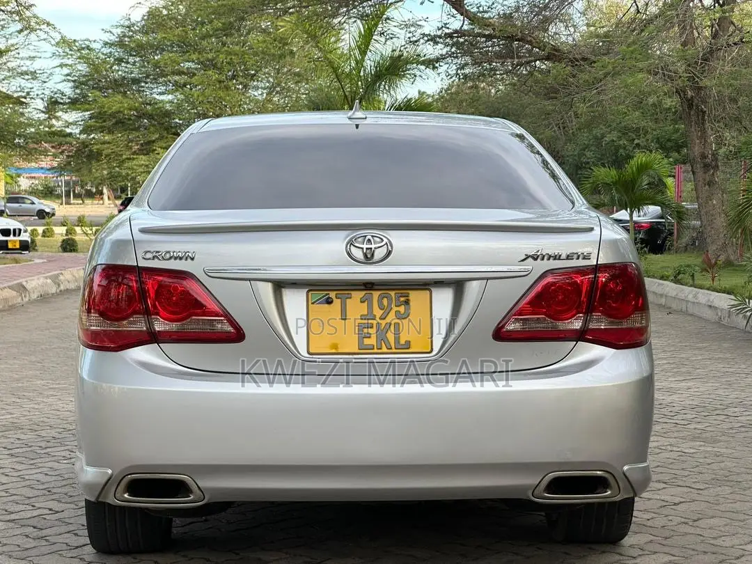 Toyota Crown 2009 Silver