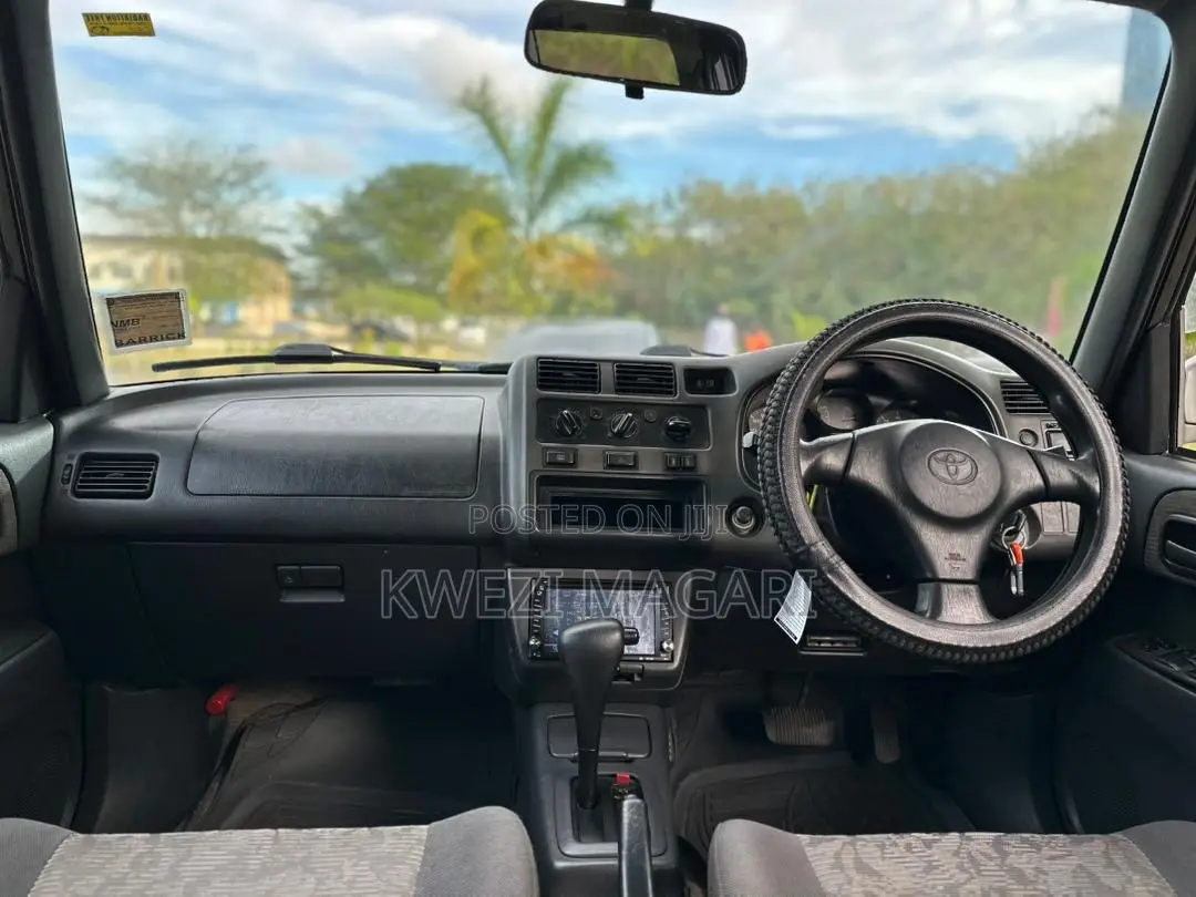 Toyota RAV4 1999 Silver