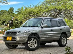 Toyota RAV4 1999 Silver