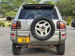 Toyota RAV4 1999 Silver