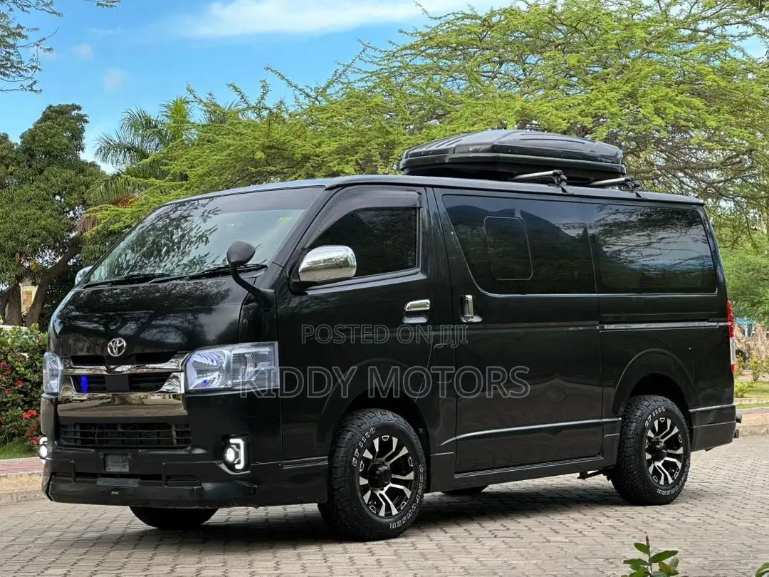 Toyota Quantum 2014