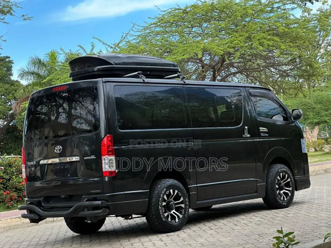 Toyota Quantum 2014