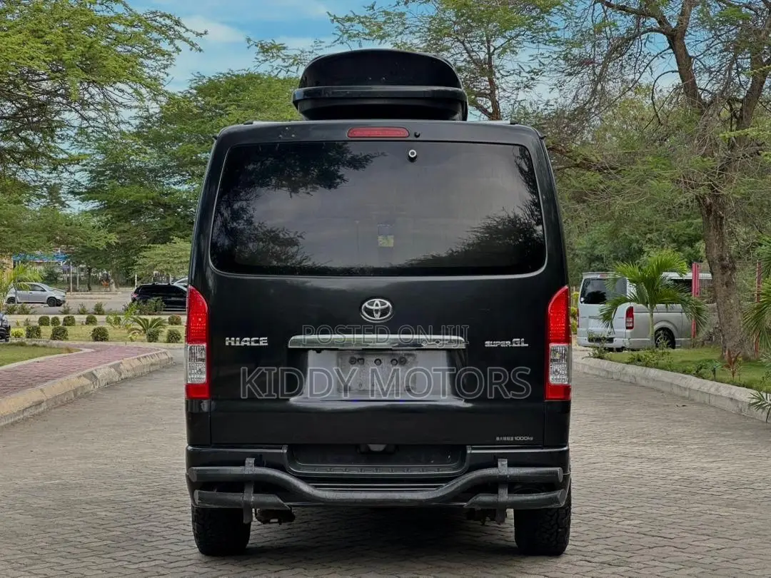 Toyota Quantum 2014