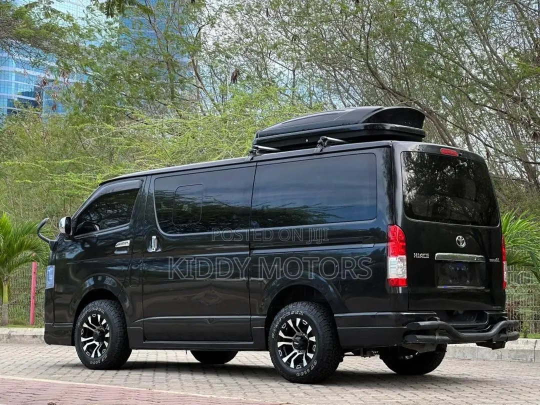 Toyota Quantum 2014