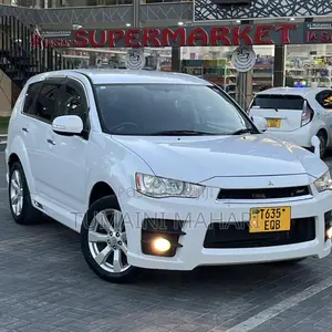 Mitsubishi Outlander 2010 White