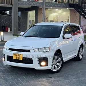 Mitsubishi Outlander 2010 White