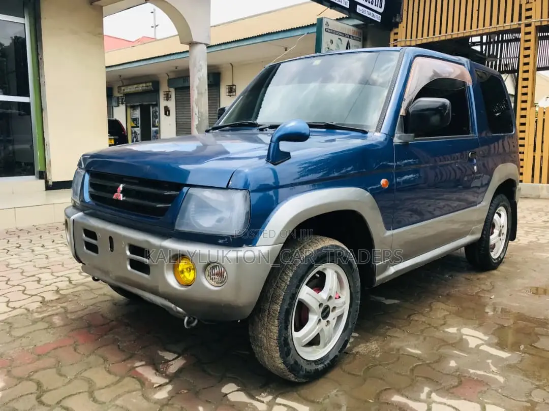 Mitsubishi Pajero Mini 2006 Blue