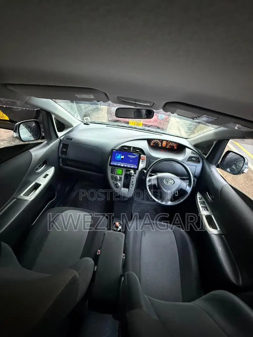 Toyota Ractis 2005 Black