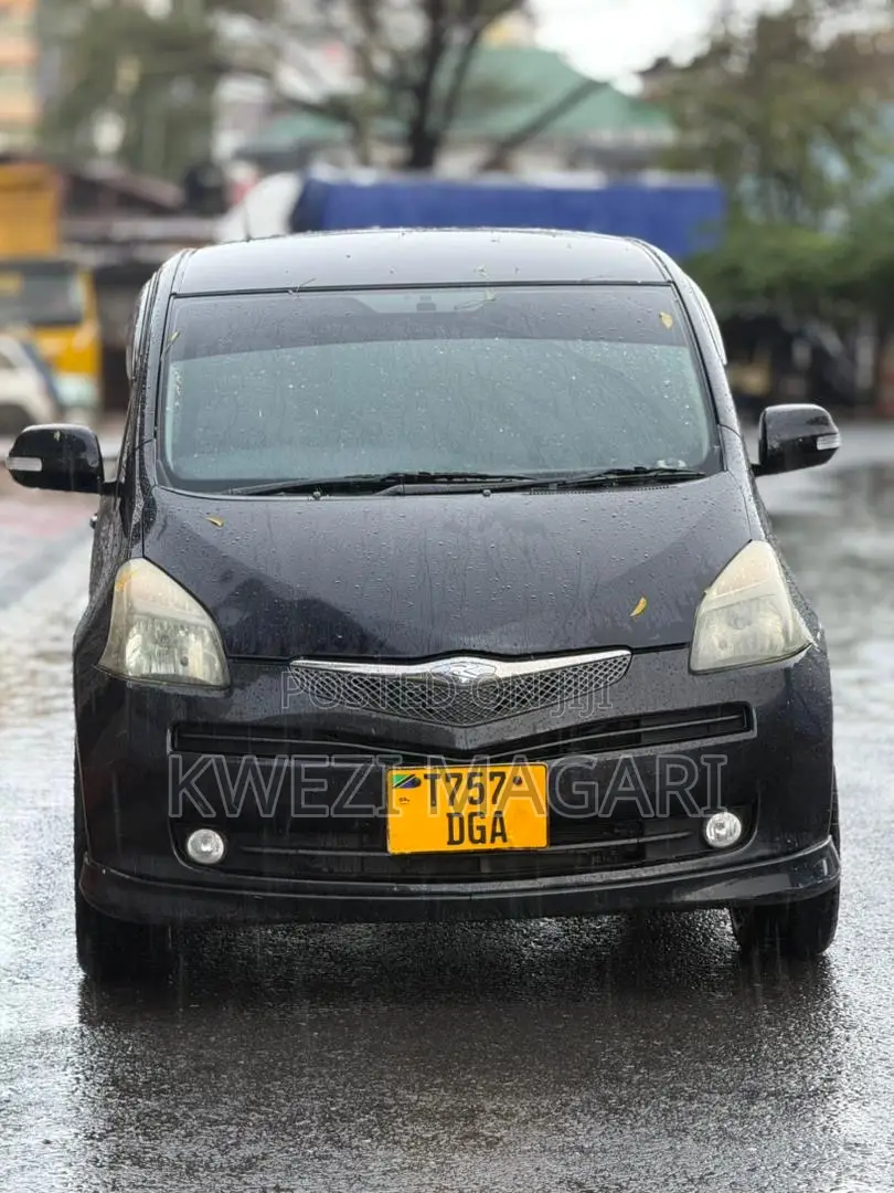 Toyota Ractis 2005 Black