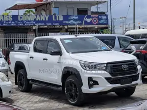 Toyota Hilux Rogue 4x4 2018 White