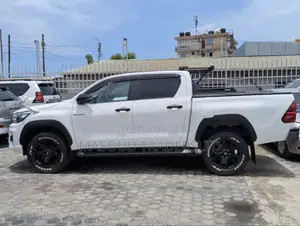Toyota Hilux Rogue 4x4 2018 White