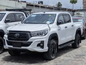 Toyota Hilux Rogue 4x4 2018 White