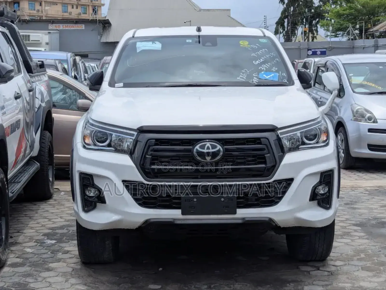 Toyota Hilux Rogue 4x4 2018 White