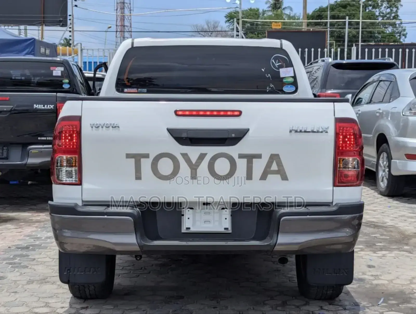 Toyota Hilux Rogue 4x4 2018 White