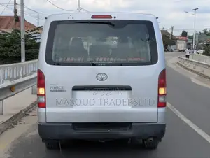 Toyota Quantum 2012 Silver