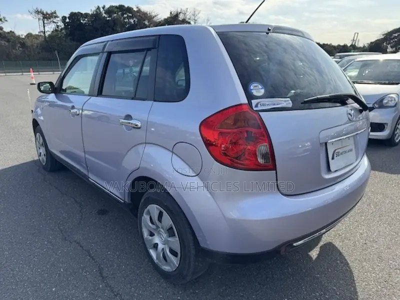 Mazda Verisa 2011 Silver