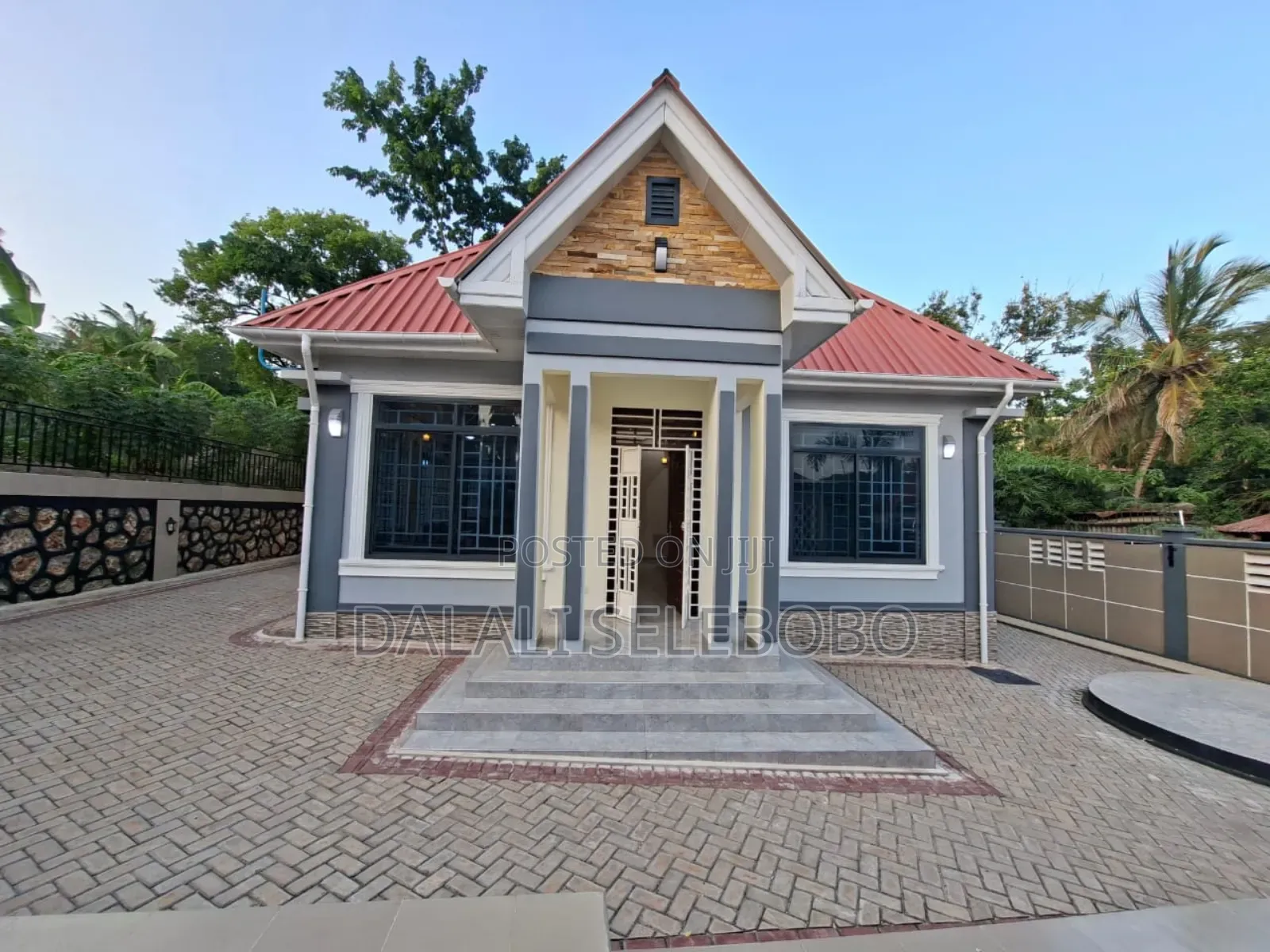 2bdrm Bungalow in Kimara Stop Over for rent