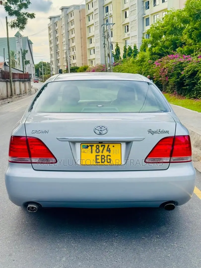 Toyota Crown Royale 2005 Silver