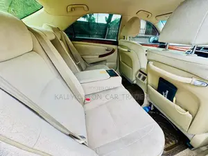 Toyota Crown Royale 2005 Silver
