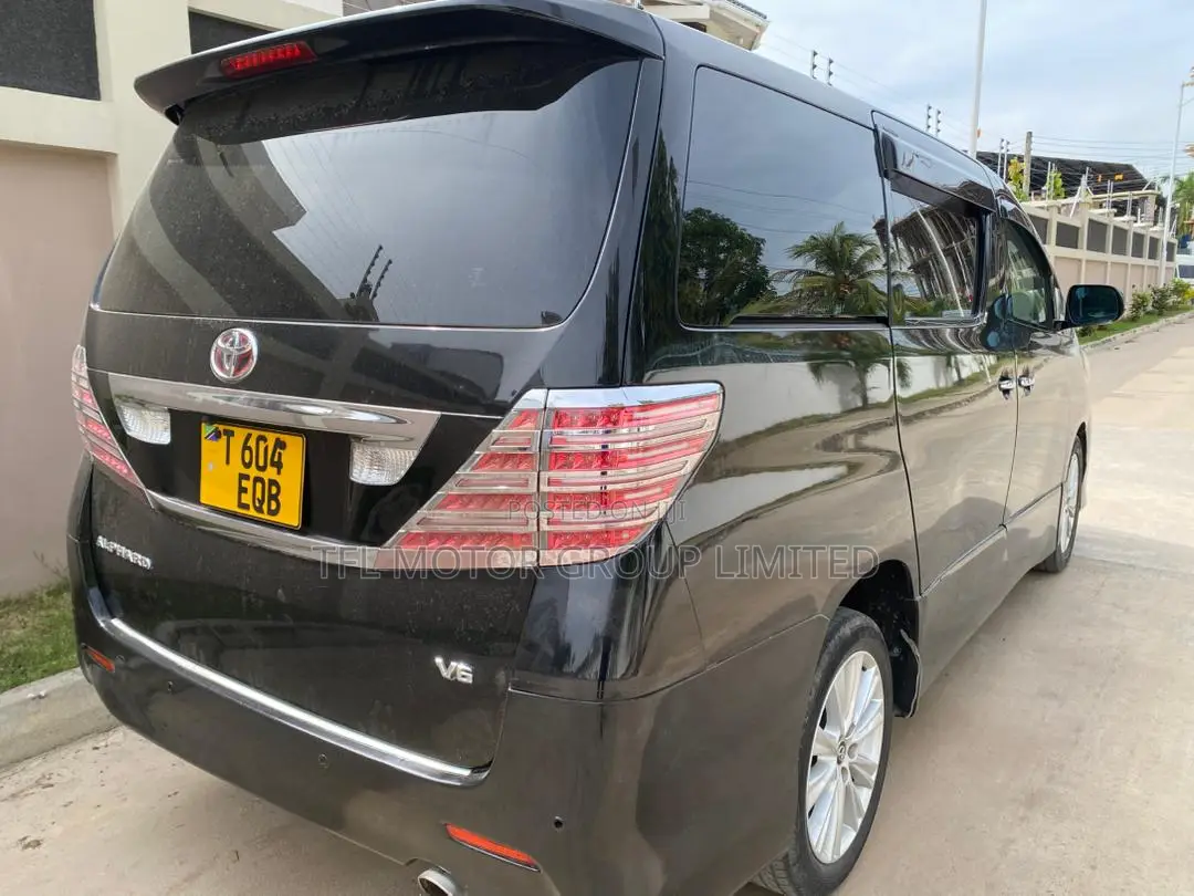 Toyota Vellfire 2010 Black