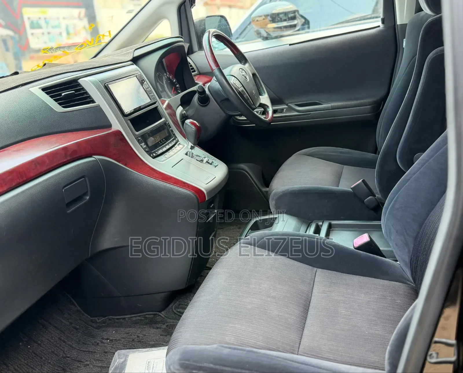 Toyota Vellfire 2010 Black
