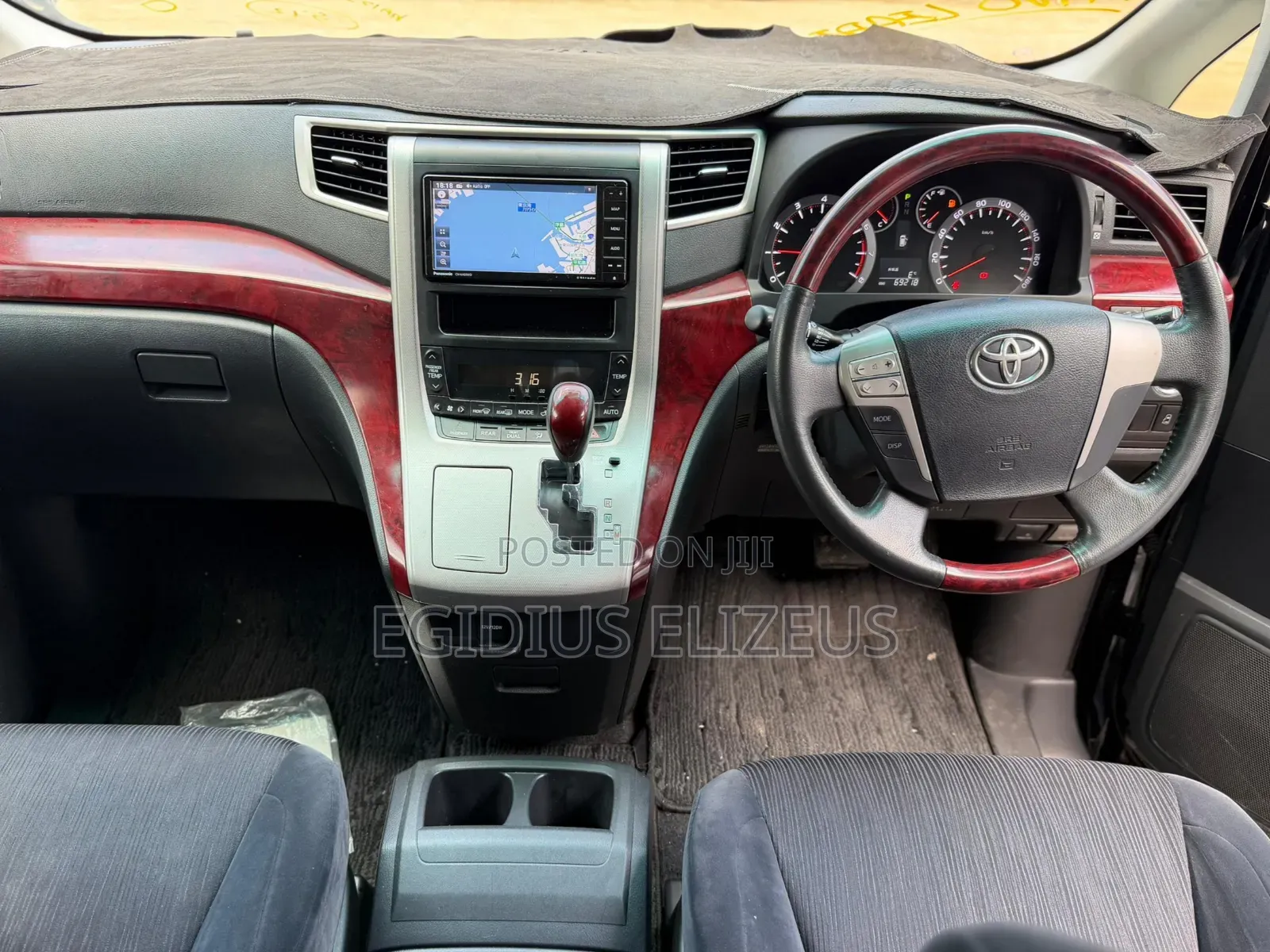 Toyota Vellfire 2010 Black
