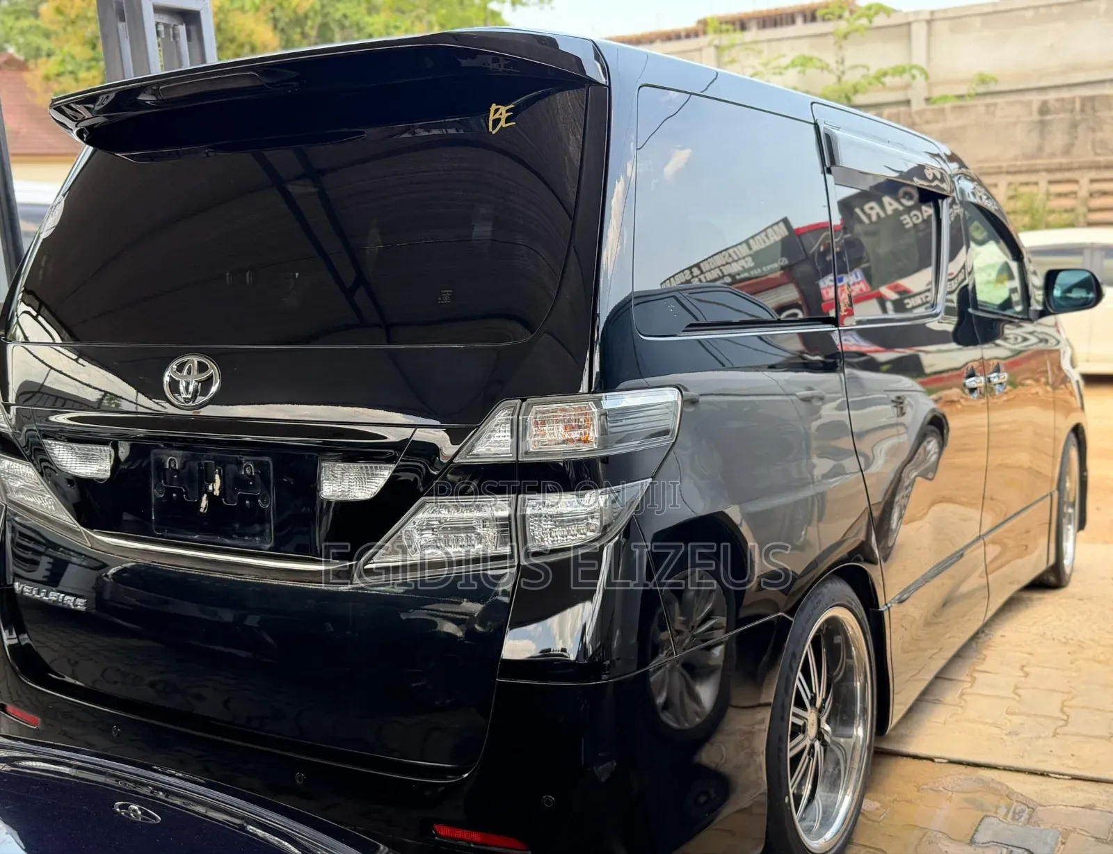 Toyota Vellfire 2010 Black