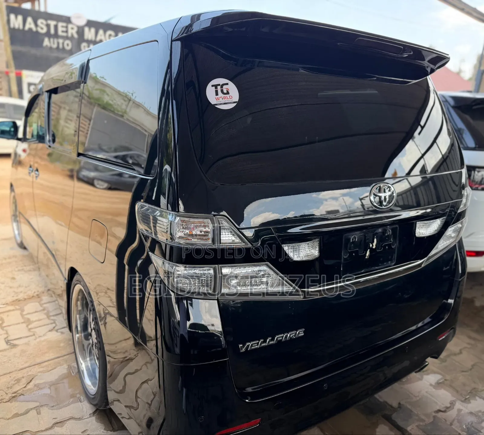 Toyota Vellfire 2010 Black