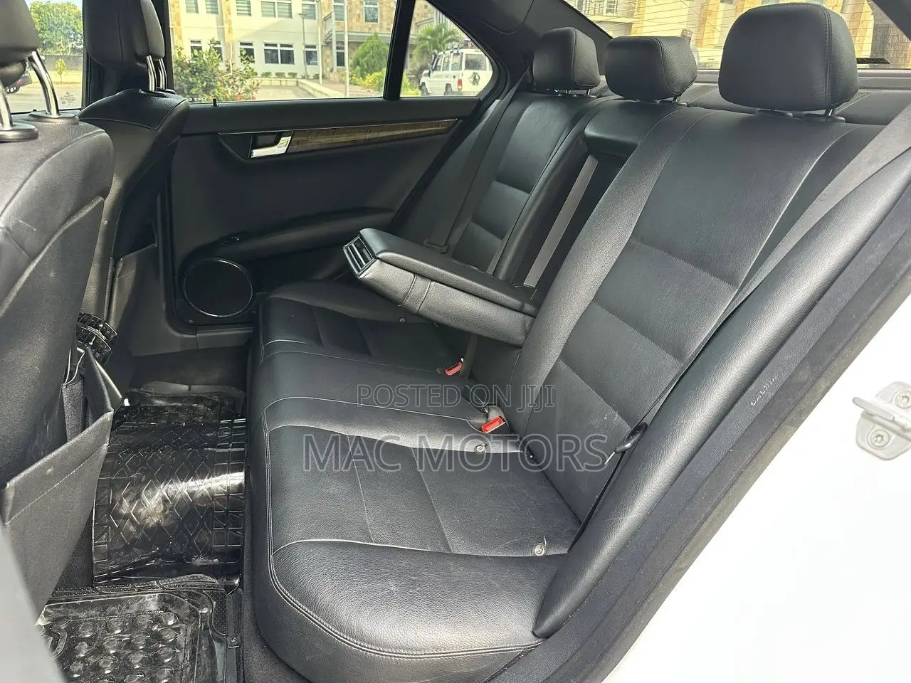 Mercedes-Benz C200 2009 White