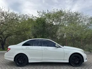 Mercedes-Benz C200 2009 White
