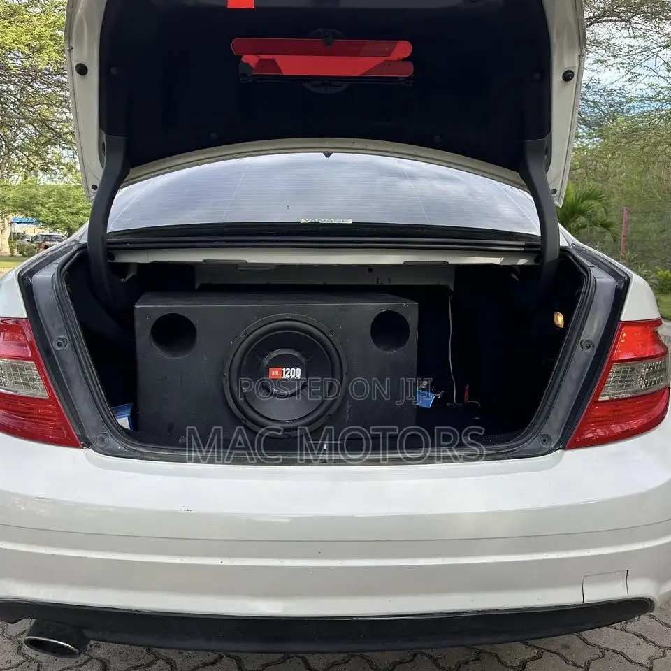 Mercedes-Benz C200 2009 White
