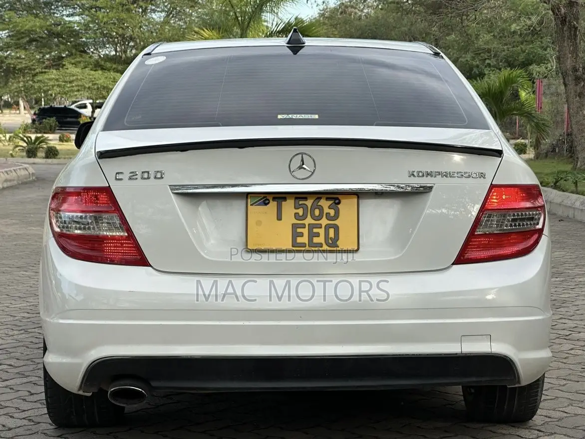Mercedes-Benz C200 2009 White