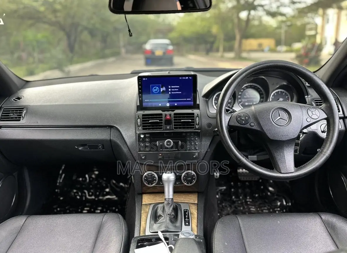 Mercedes-Benz C200 2009 White