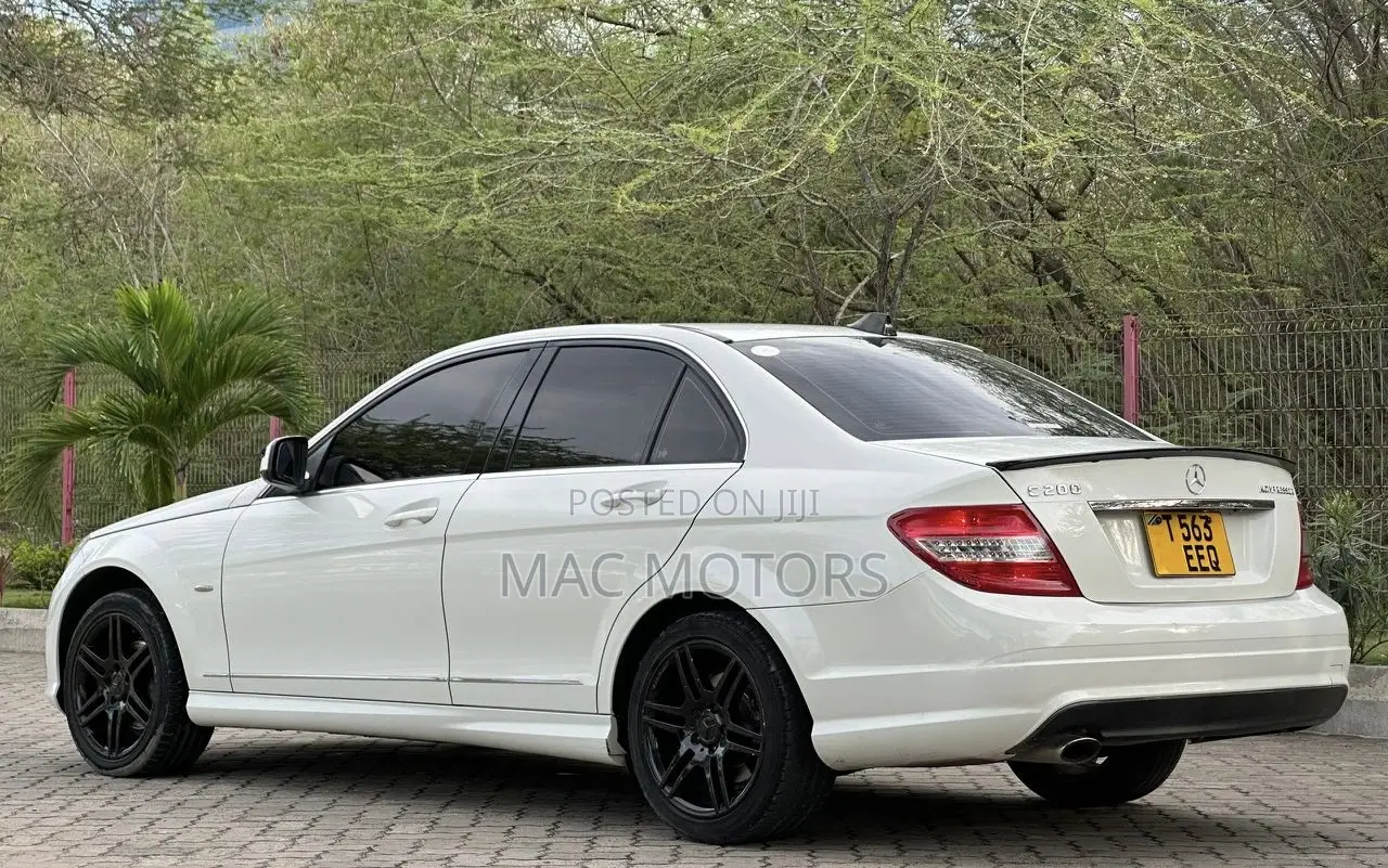Mercedes-Benz C200 2009 White