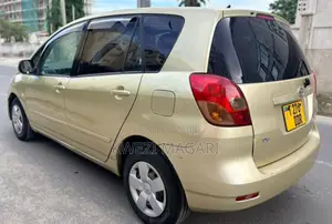 Toyota Corolla Spacio 2003 Gold