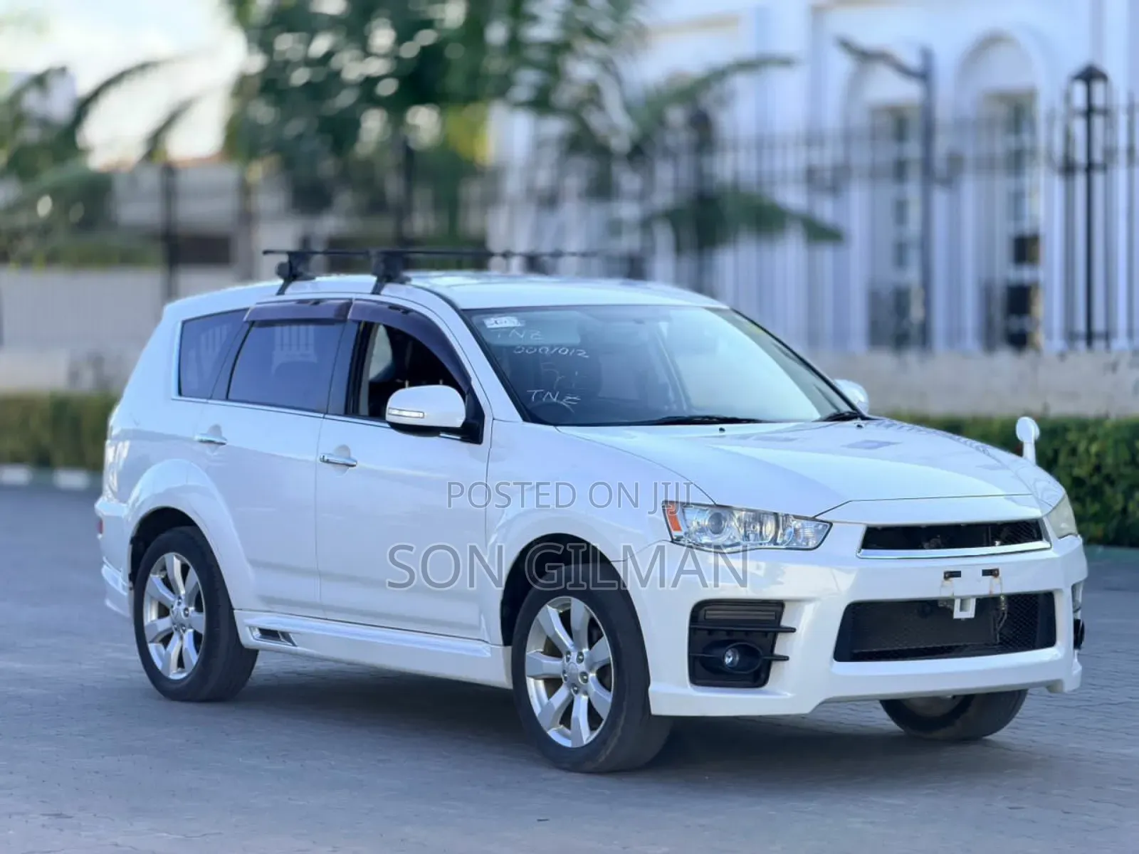 Mitsubishi Outlander 2011 White