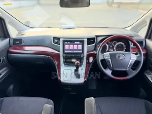 Toyota Vellfire 2010 Silver