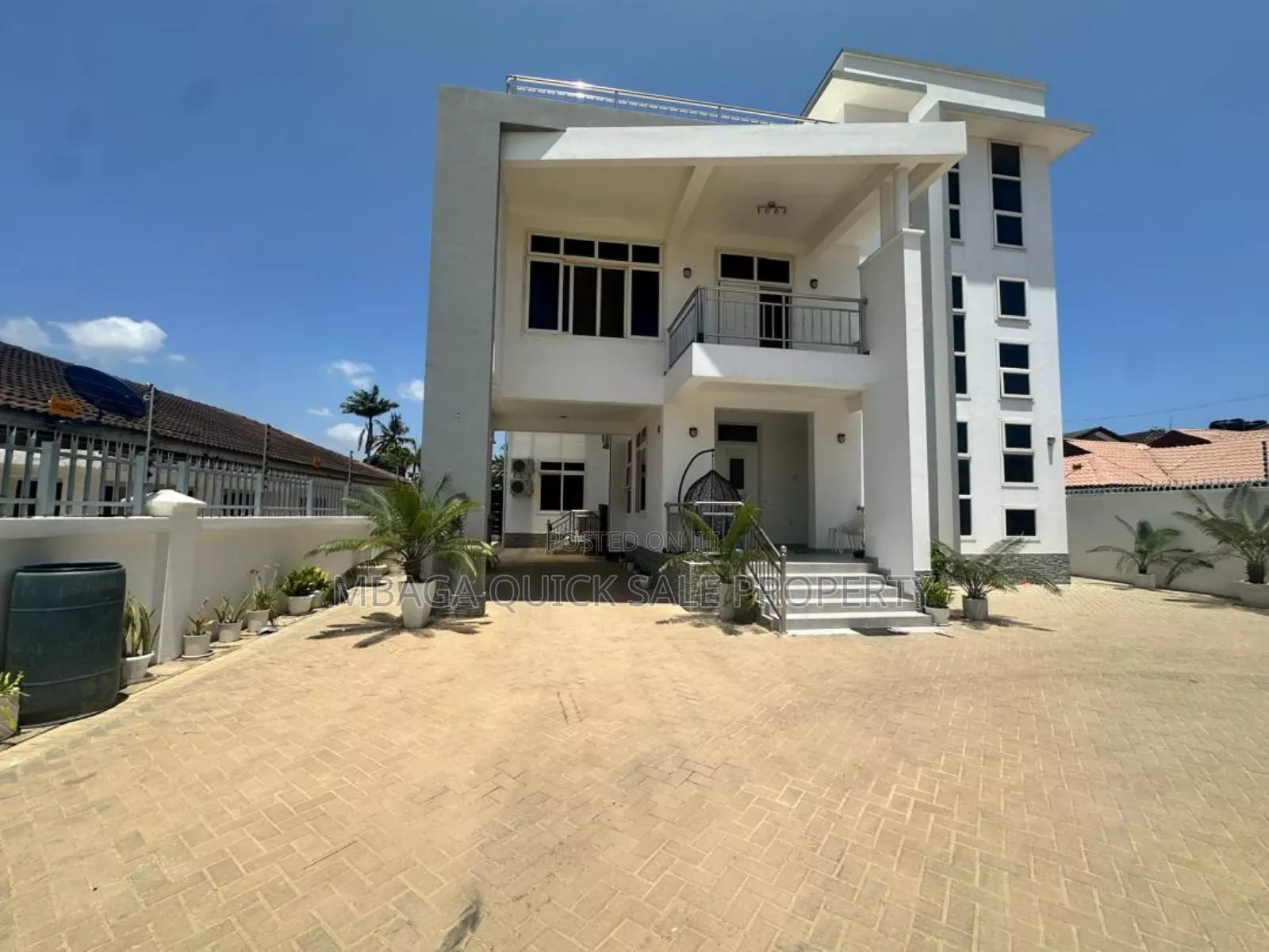 8bdrm House in Mbezi Beach for rent