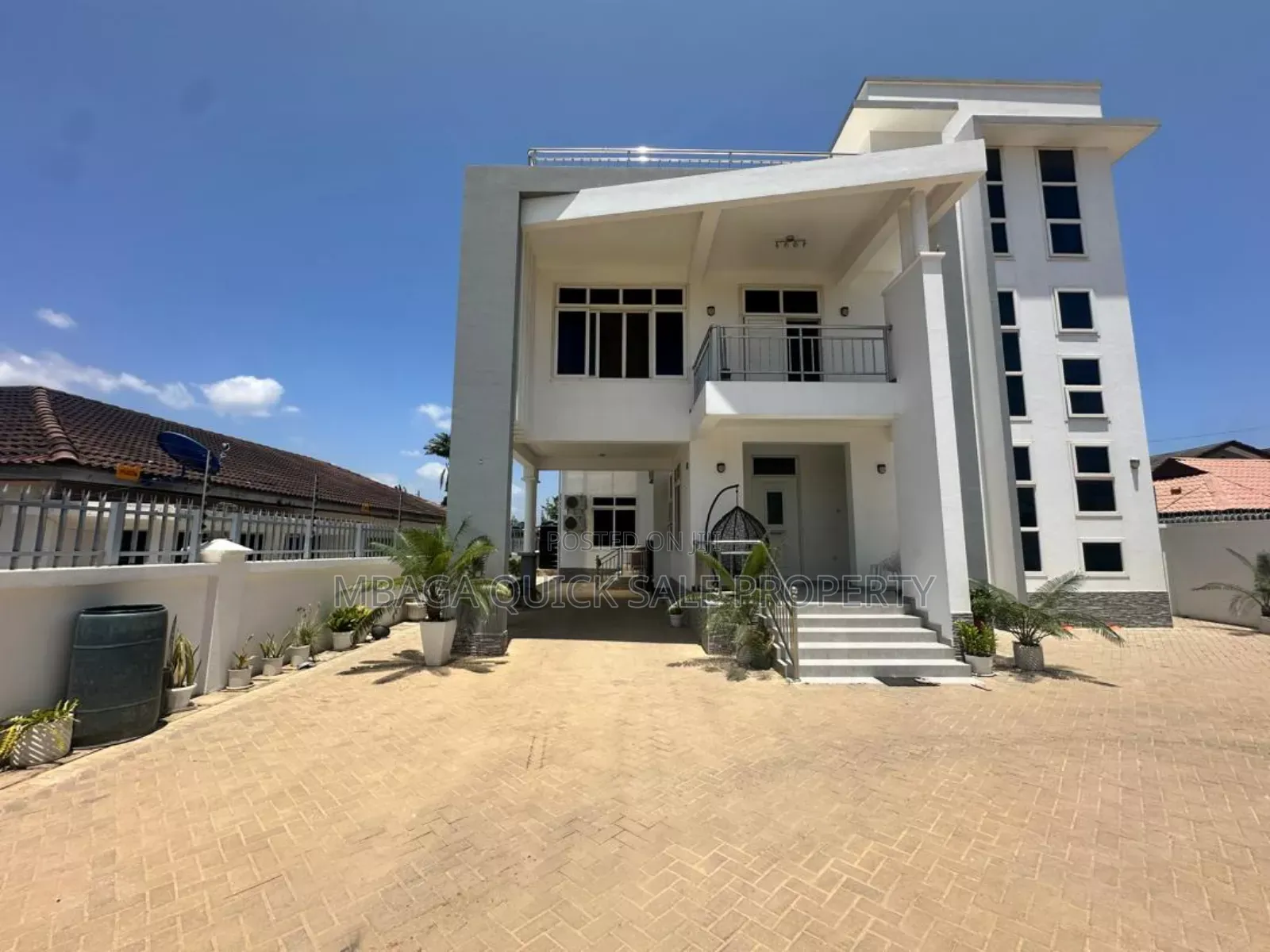 8bdrm House in Mbezi Beach for rent