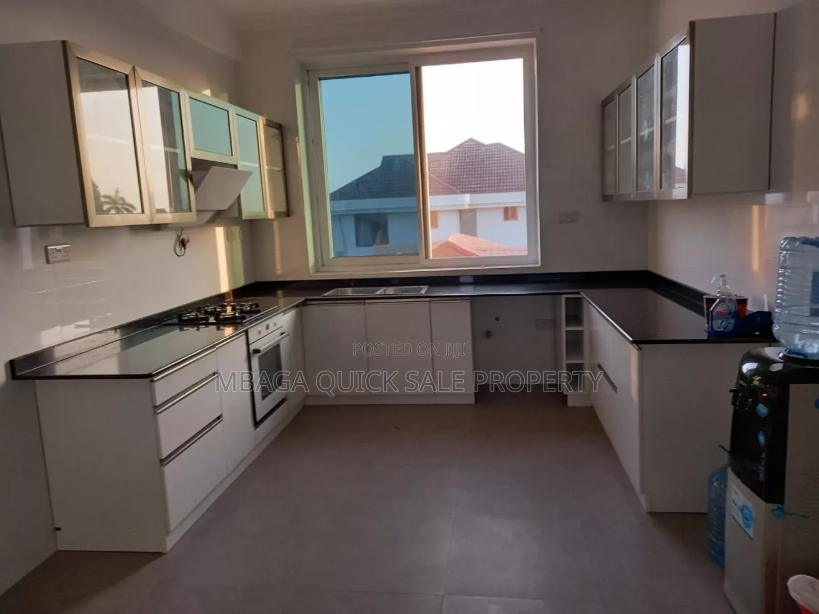 8bdrm House in Mbezi Beach for rent