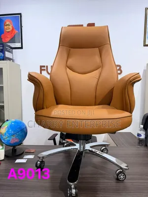 Heavy Cushioned Classic Executive Office Swivel High-Back Chair