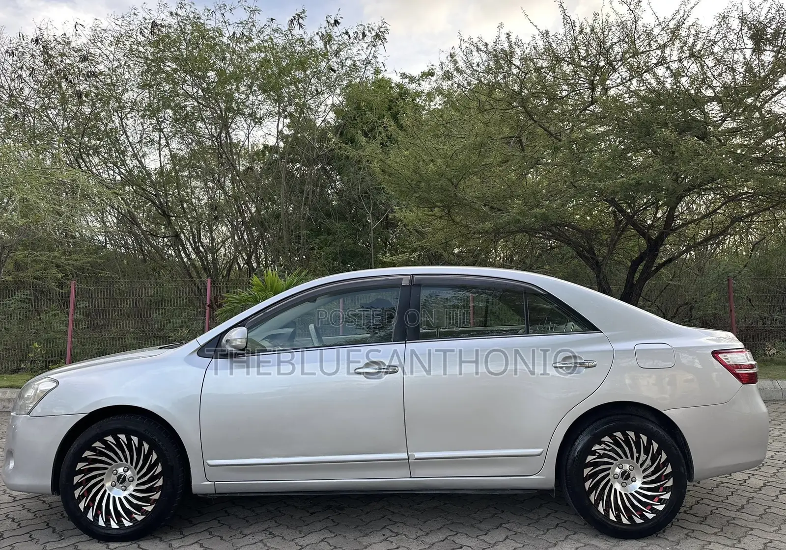 Toyota Premio 2010 Silver