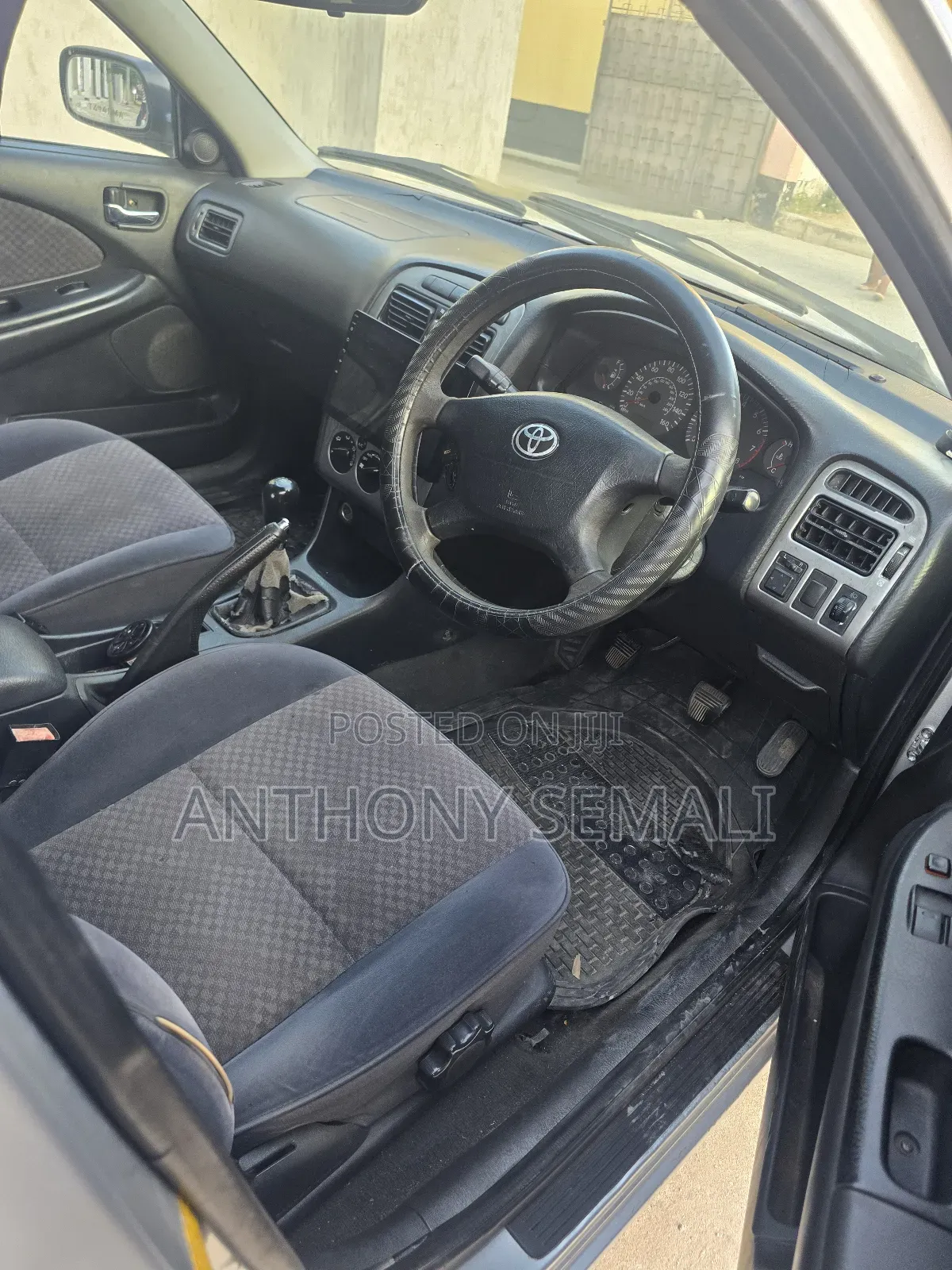 Toyota Avensis 1.8 1998 Gray