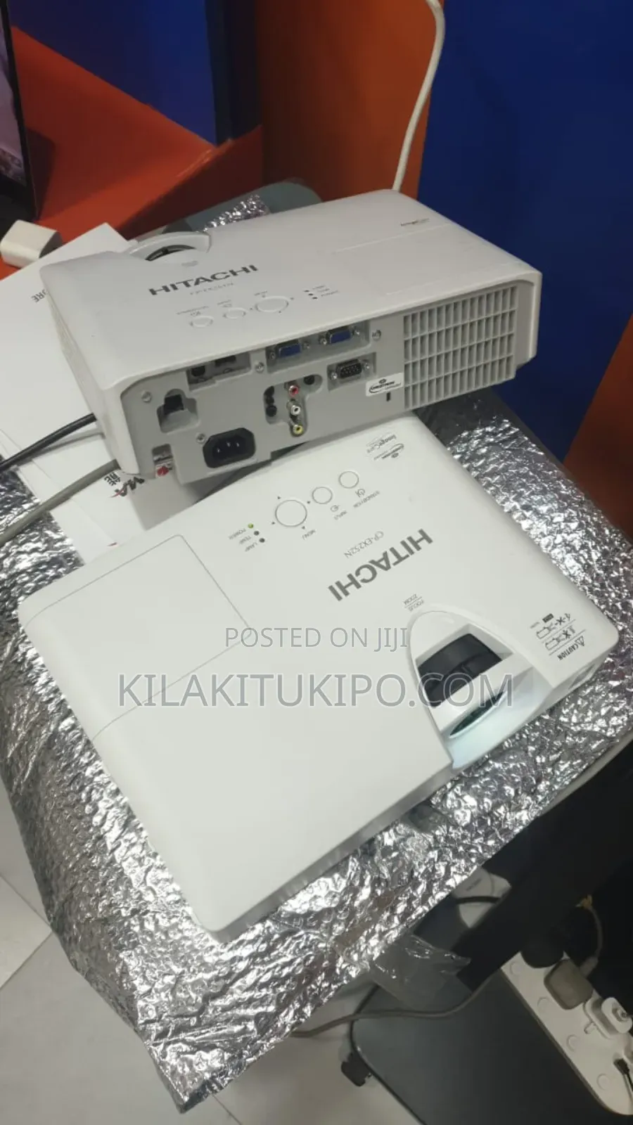 Hitachi Cp-Ex251n Projector in Clean Condition