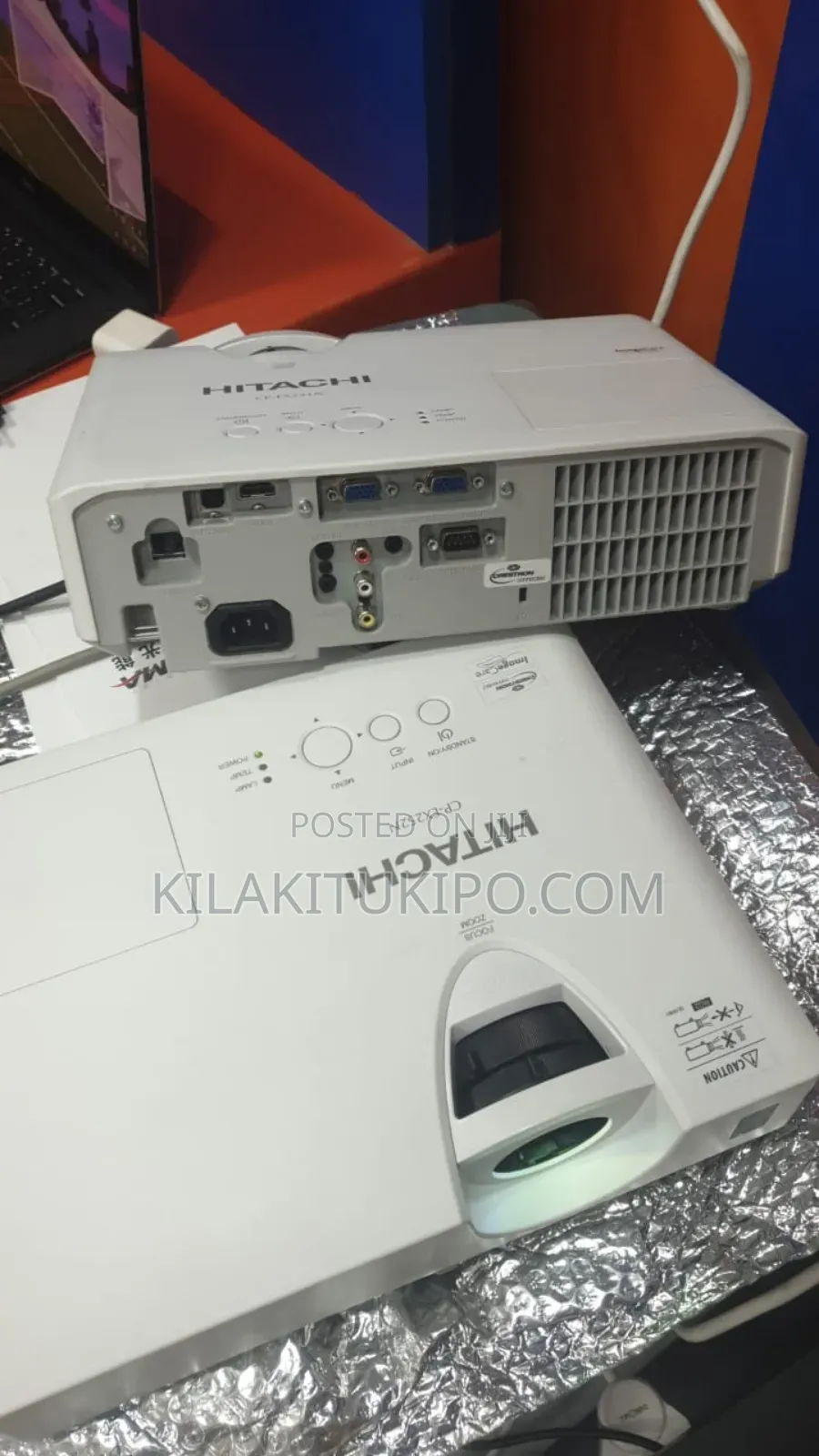 Hitachi Cp-Ex251n Projector in Clean Condition