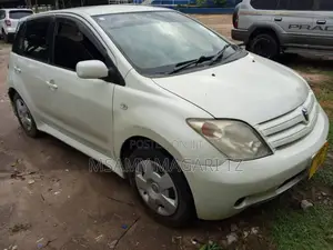 Toyota IST 2003 White