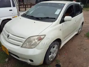 Toyota IST 2003 White