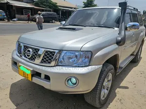 Nissan Patrol 2008 Silver